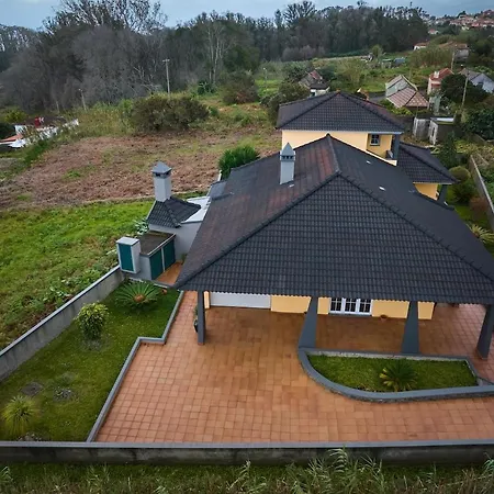 Yellow House Dom wakacyjny *