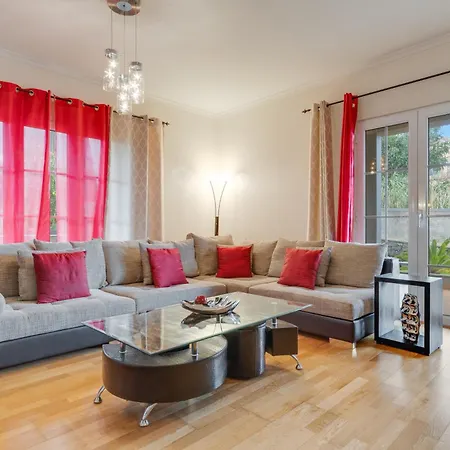 Yellow House Dom wakacyjny *