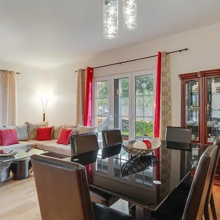 Dom wakacyjny Yellow House Porto Moniz