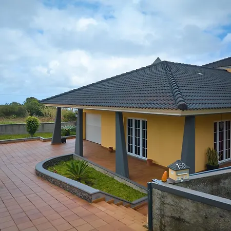 Yellow House Dom wakacyjny Porto Moniz