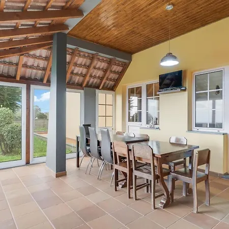 Hébergement de vacances Yellow House