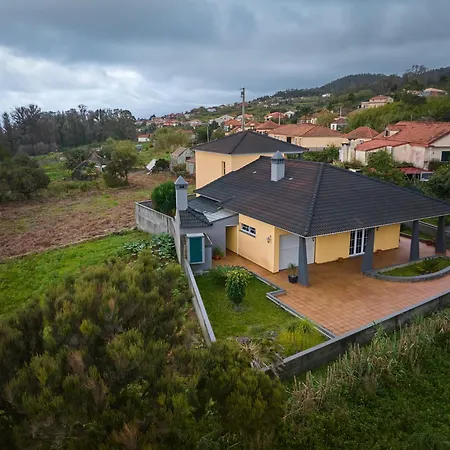 Semesterbostad Yellow House Porto Moniz