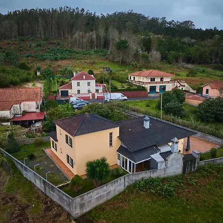 Yellow House * Porto Moniz