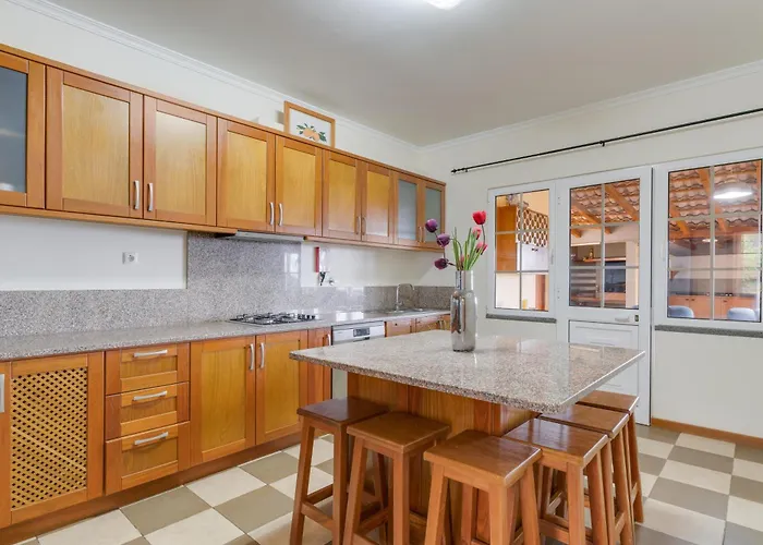 Yellow House * Porto Moniz