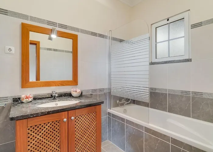 Yellow House 度假居 *