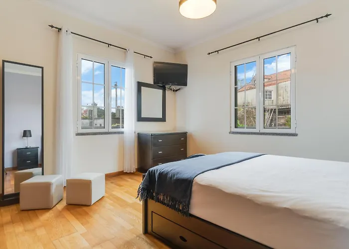 Yellow House 莫尼兹港