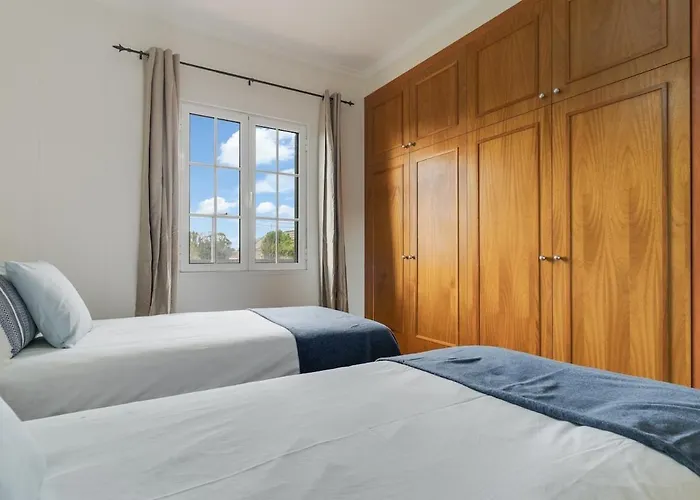 度假居 Yellow House 莫尼兹港