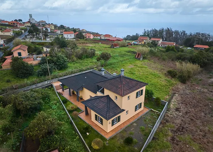Yellow House Casa de Férias *