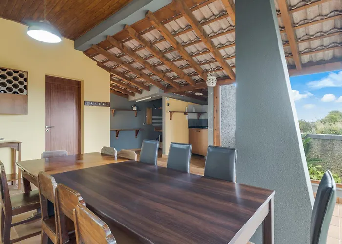 Yellow House * Porto Moniz