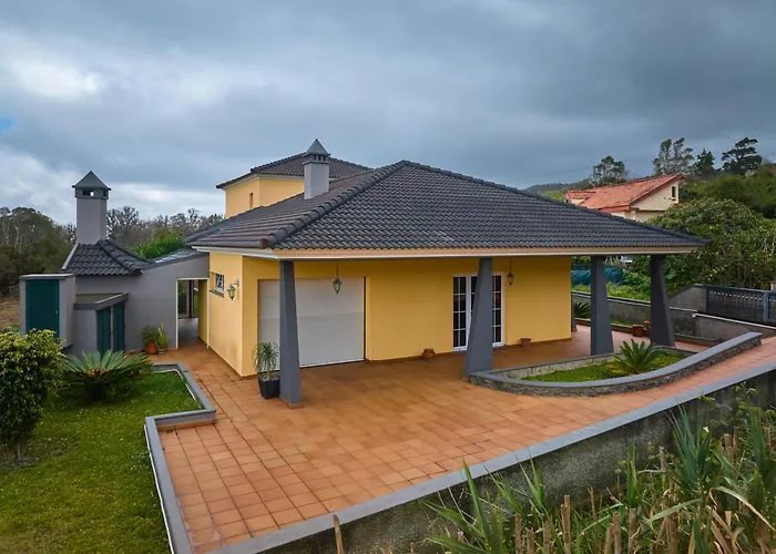 Casa de Férias Yellow House Porto Moniz